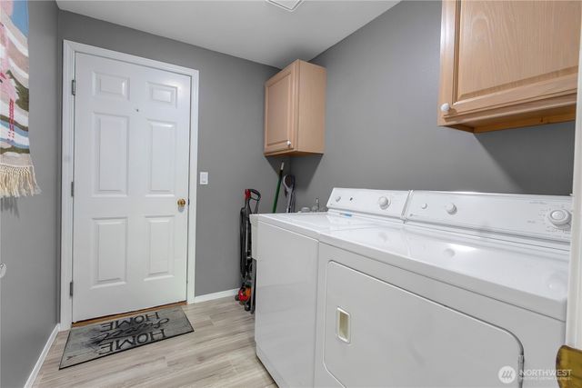 4 Lakewood Oaks Drive, Lakewood, WA 98499