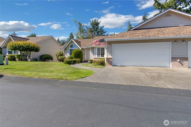 4 Lakewood Oaks Drive, Lakewood, WA 98499