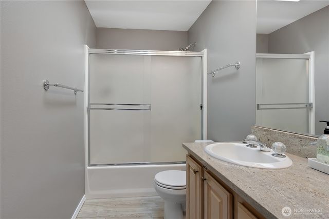 4 Lakewood Oaks Drive, Lakewood, WA 98499