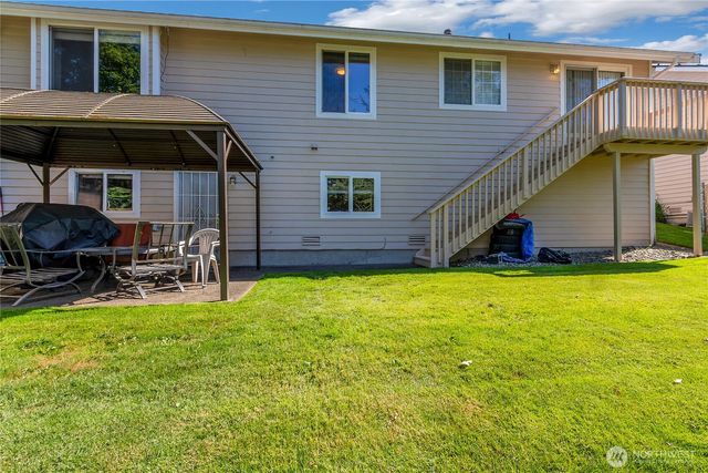 4 Lakewood Oaks Drive, Lakewood, WA 98499