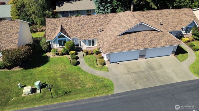4 Lakewood Oaks Drive, Lakewood, WA 98499