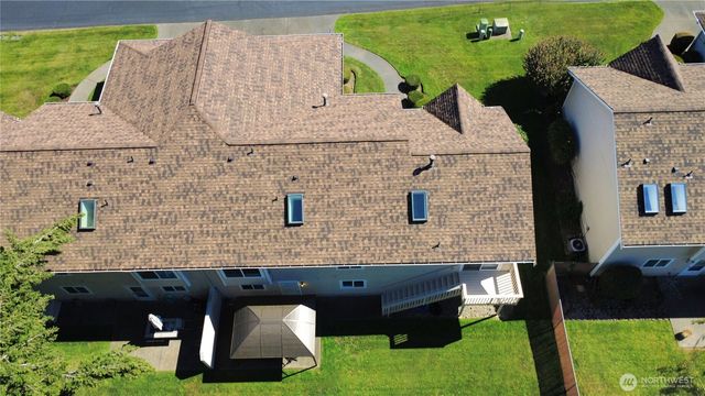 4 Lakewood Oaks Drive, Lakewood, WA 98499