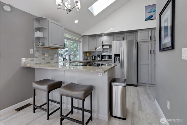4 Lakewood Oaks Drive, Lakewood, WA 98499