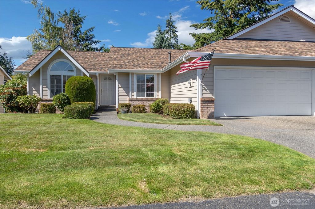 4 Lakewood Oaks Drive, Lakewood, WA 98499