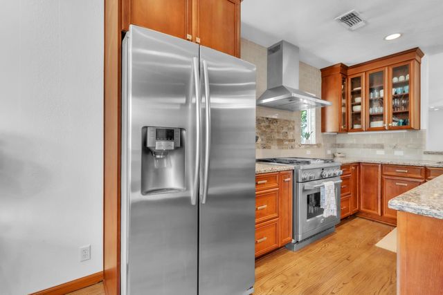 4308 G St, Sacramento, CA 95819