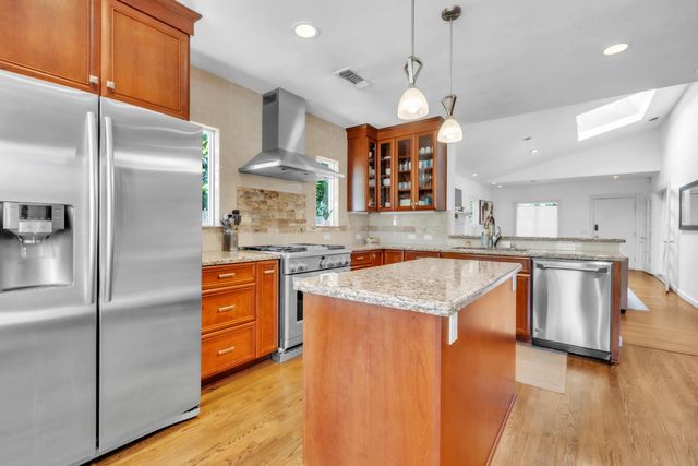 4308 G St, Sacramento, CA 95819