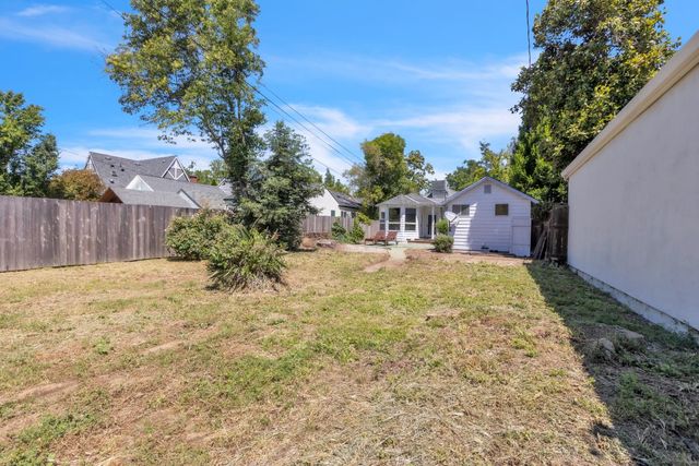 4308 G St, Sacramento, CA 95819
