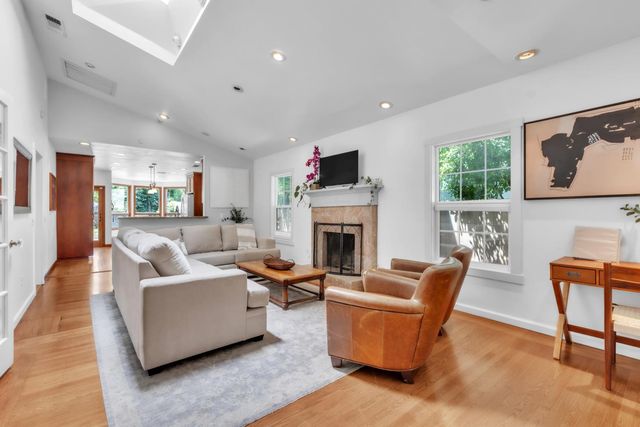 4308 G St, Sacramento, CA 95819