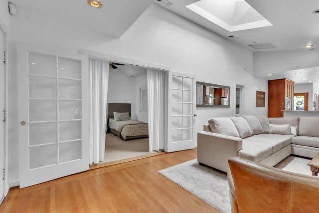 4308 G St, Sacramento, CA 95819