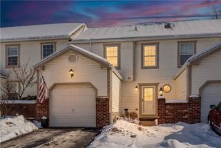 1465 Yorktown Dr, Cecil, PA 15055