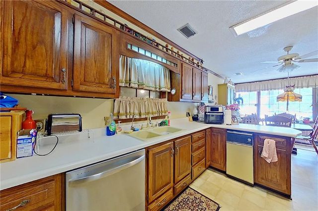 2615 Winchester Road, Waycross, GA 31501
