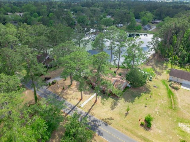 2615 Winchester Road, Waycross, GA 31501