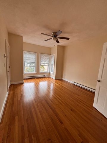 9 Ward St 3, Lynn, MA 01902