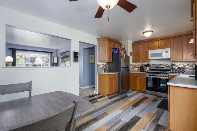 2458 Milverton Road, Troy, MI 48083