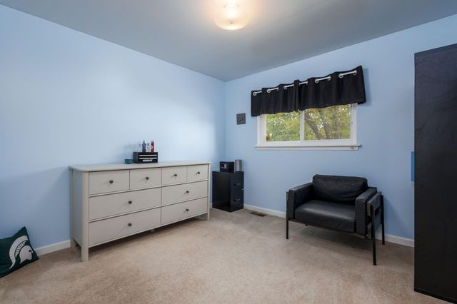 2458 Milverton Road, Troy, MI 48083