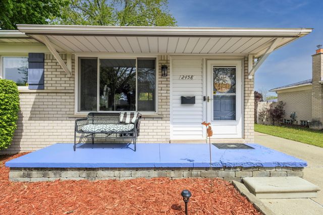 2458 Milverton Road, Troy, MI 48083
