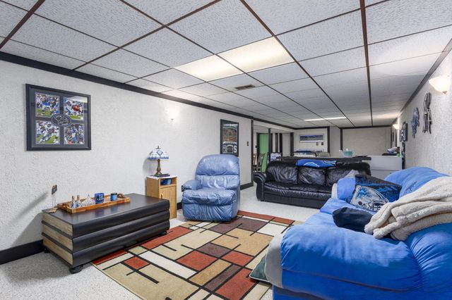 2458 Milverton Road, Troy, MI 48083