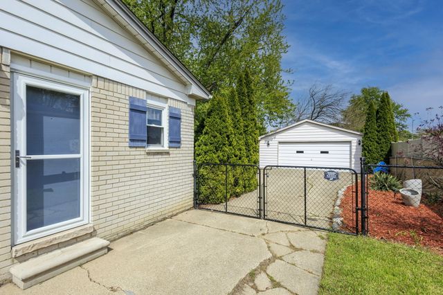 2458 Milverton Road, Troy, MI 48083