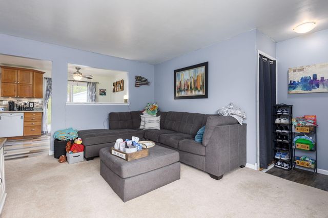 2458 Milverton Road, Troy, MI 48083