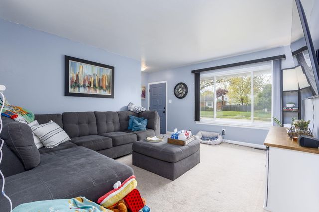 2458 Milverton Road, Troy, MI 48083