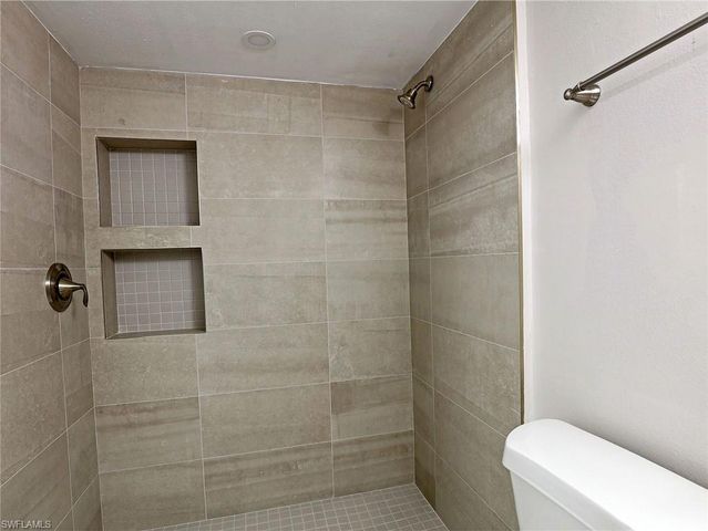 5303 Summerlin RD 315, Fort Myers, FL 33919
