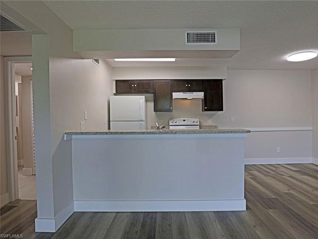 5303 Summerlin RD 315, Fort Myers, FL 33919