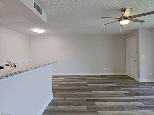 5303 Summerlin RD 315, Fort Myers, FL 33919