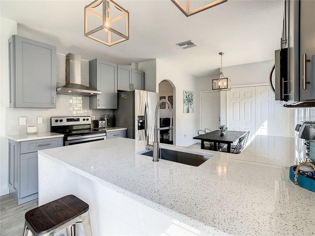 223 KNOLLWOOD DRIVE, Davenport, FL 33837