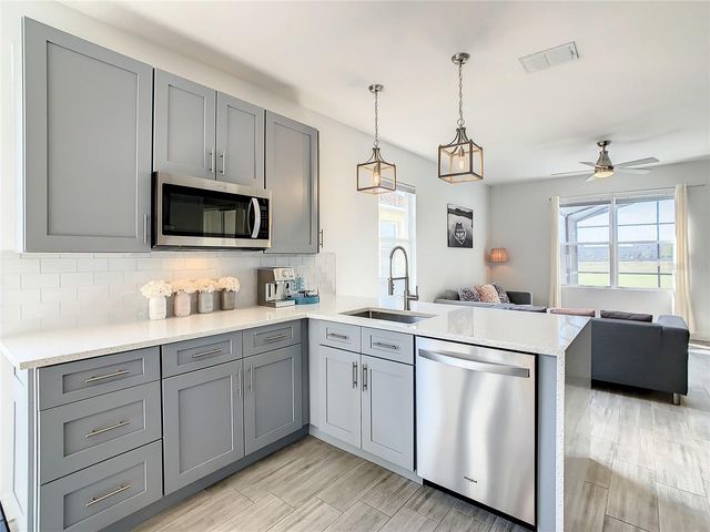 223 KNOLLWOOD DRIVE, Davenport, FL 33837