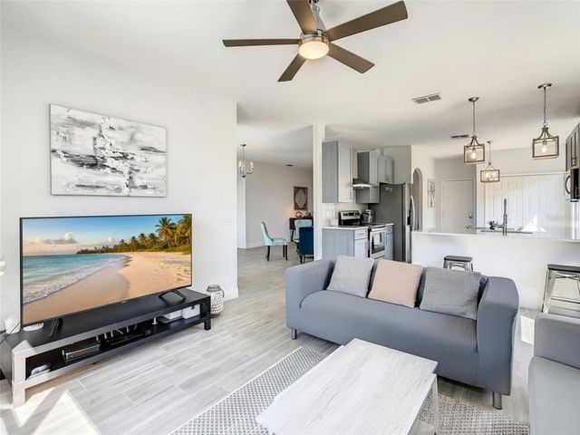 223 KNOLLWOOD DRIVE, Davenport, FL 33837