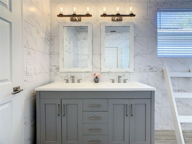 223 KNOLLWOOD DRIVE, Davenport, FL 33837