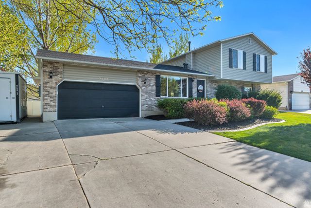 2587 SILVER CREEK DR, Riverton, UT 84065