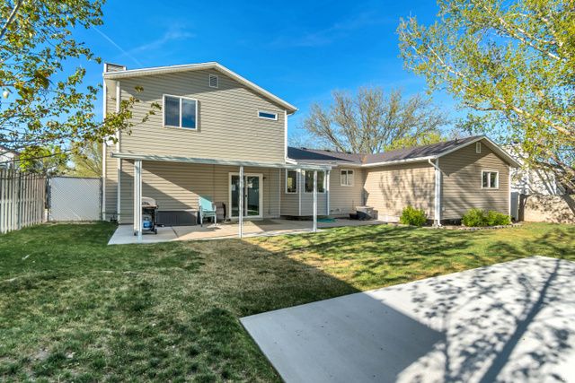 2587 SILVER CREEK DR, Riverton, UT 84065