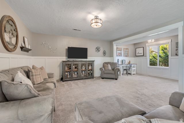 2587 SILVER CREEK DR, Riverton, UT 84065