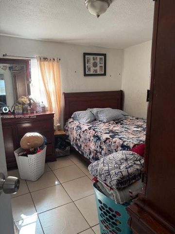 5328 SW 18TH ST, Hollywood, FL 33023
