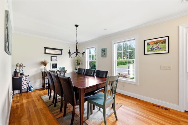 4 N Hills Ln, Wilbraham, MA 01095