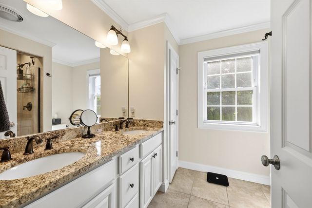 4 N Hills Ln, Wilbraham, MA 01095