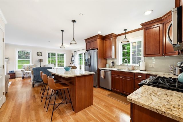 4 N Hills Ln, Wilbraham, MA 01095