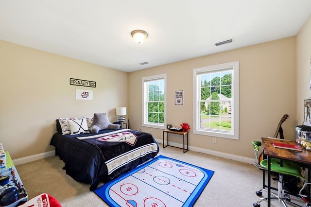 4 N Hills Ln, Wilbraham, MA 01095