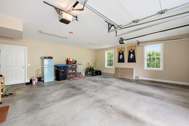 4 N Hills Ln, Wilbraham, MA 01095