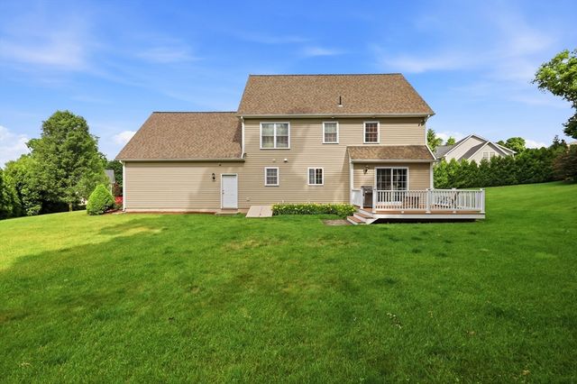 4 N Hills Ln, Wilbraham, MA 01095