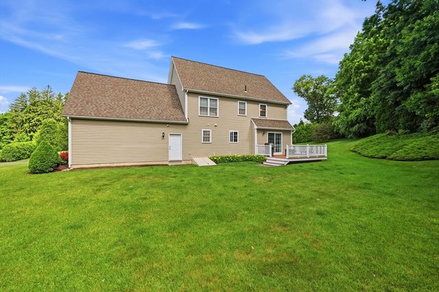 4 N Hills Ln, Wilbraham, MA 01095