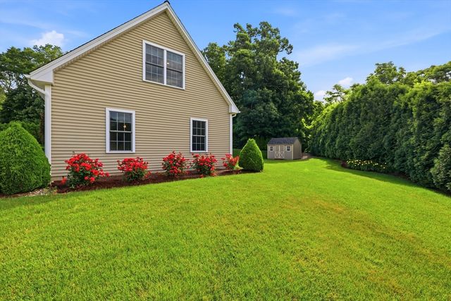 4 N Hills Ln, Wilbraham, MA 01095