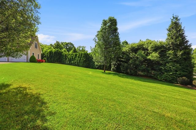 4 N Hills Ln, Wilbraham, MA 01095