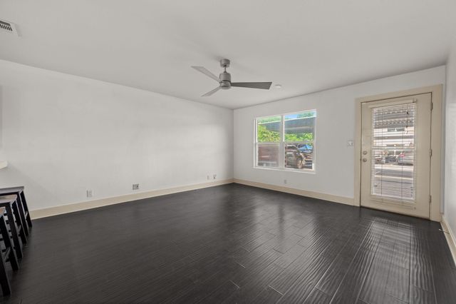 1101 Grove BLVD 206, Austin, TX 78741
