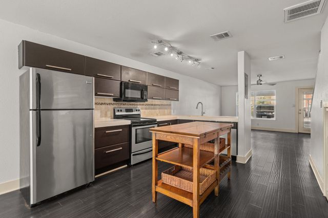 1101 Grove BLVD 206, Austin, TX 78741