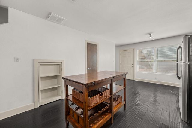 1101 Grove BLVD 206, Austin, TX 78741