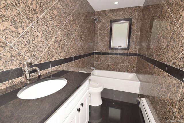 86-16 262nd Street, Floral Park, NY 11001