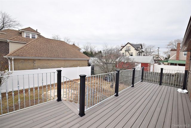 86-16 262nd Street, Floral Park, NY 11001