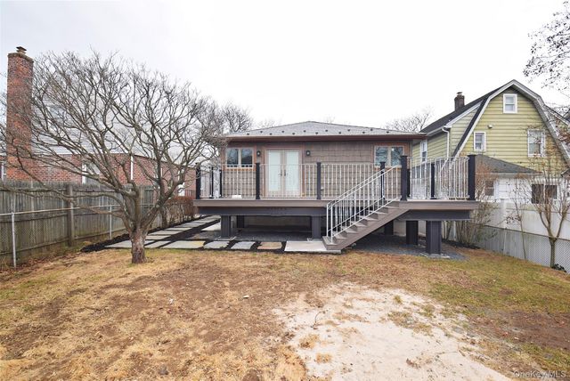 86-16 262nd Street, Floral Park, NY 11001